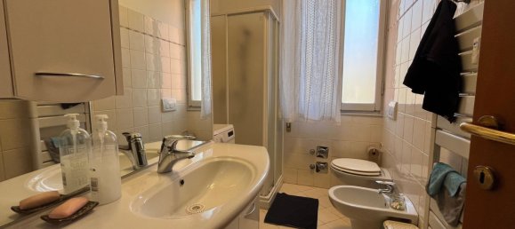 5 rooms Apartment in Bologna, Italy No. 195521 25