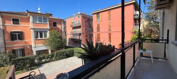 5 rooms Apartment in Bologna, Italy No. 195521 2