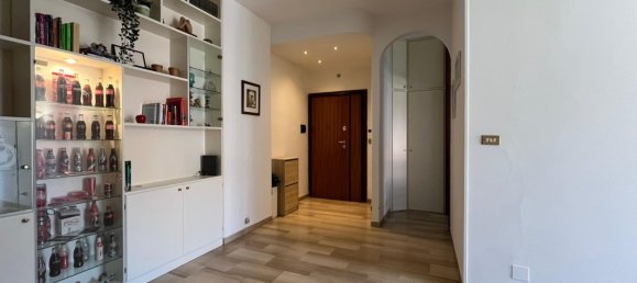 5 rooms Apartment in Bologna, Italy No. 195521 7