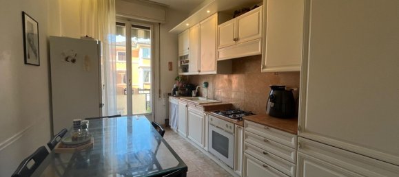 5 rooms Apartment in Bologna, Italy No. 195521 3