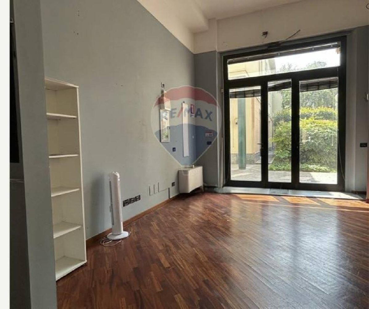 Пентхаус с 1 спальней в Милан, Италия № 329245