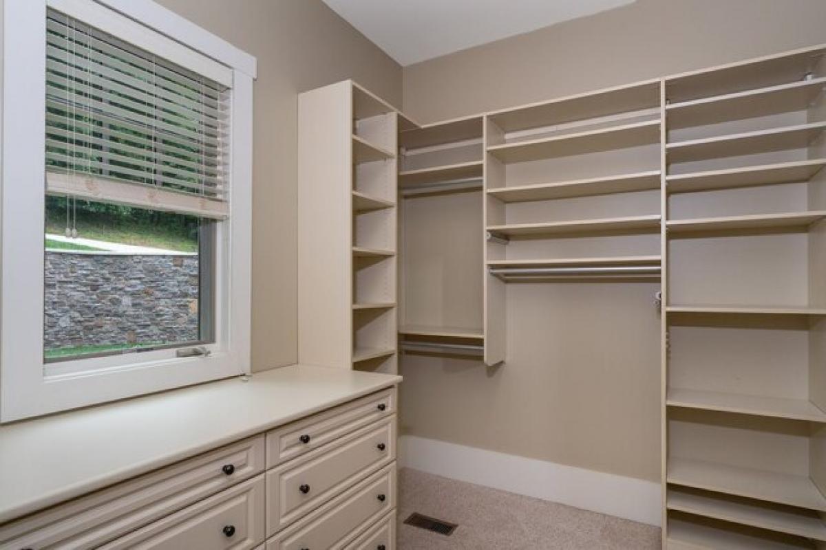 5 bedrooms House in West Jefferson, USA No. 407249