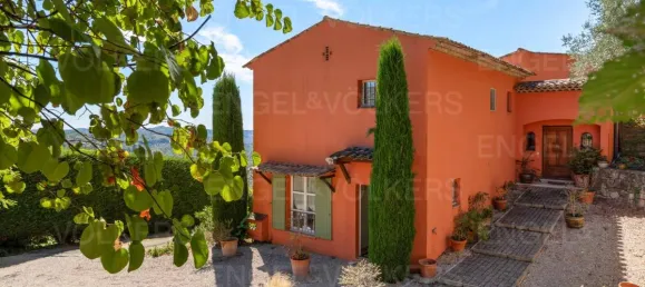 5 bedrooms Castles in Grasse, France No. 339584 3