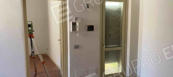 3 rooms Apartment in Ferrara, Italy No. 25075 5