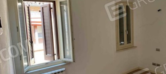 3 rooms Apartment in Ferrara, Italy No. 25075 8