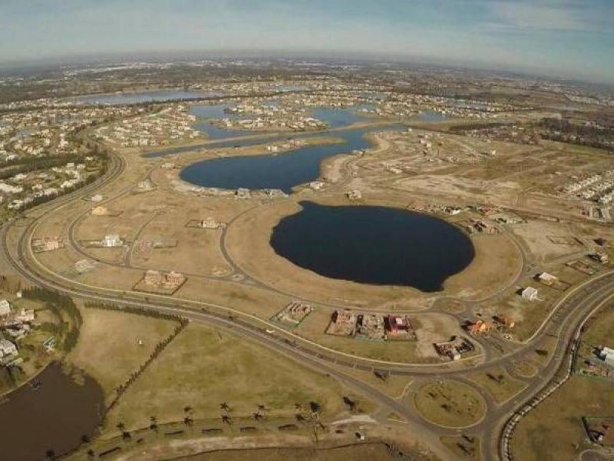 3 bedrooms House in Tigre, Argentina No. 11227