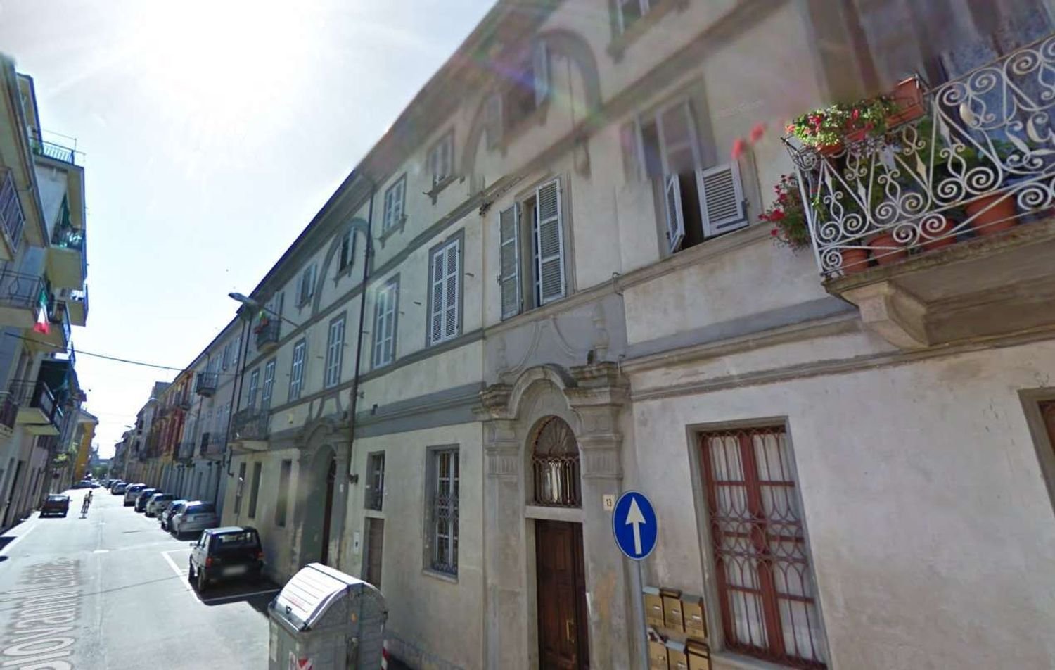 Apartamento de 9 habitaciónes en Trino, Italy No. 46534