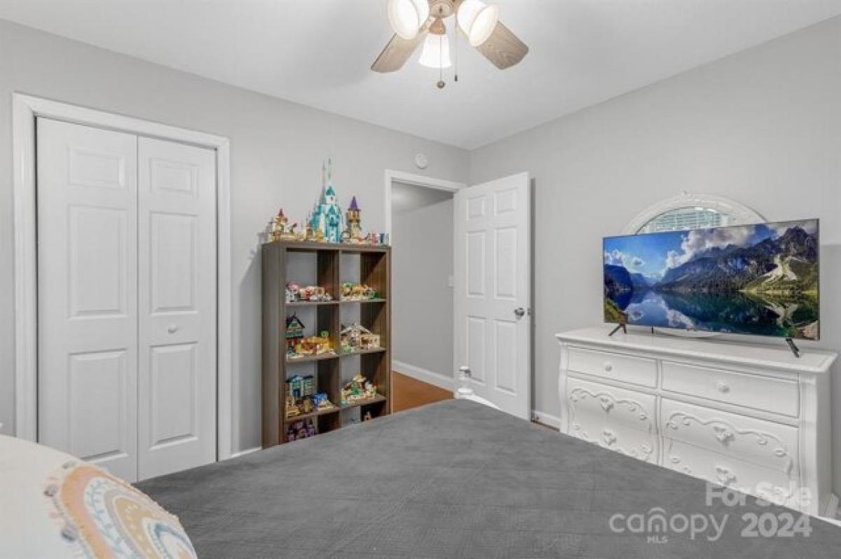 3 bedrooms House in Fletcher, USA No. 381543