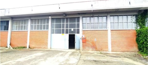 1050m² Commercial property in Vaiano, Italy No. 79496 10