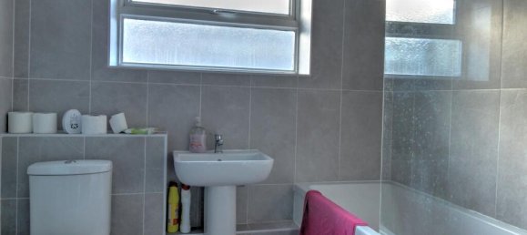 3 bedrooms Bungalow in Chichester, United Kingdom No. 10733 3