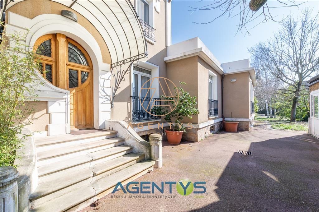 4 bedrooms House in Saint-Maur-des-Fosses, France No. 165724