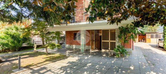 7 bedrooms Villa in Bollate, Italy No. 20934 4