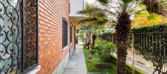 7 bedrooms Villa in Bollate, Italy No. 20934 33