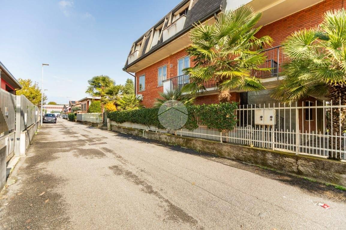 7 bedrooms Villa in Bollate, Italy No. 20934