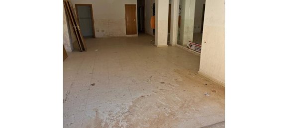 200m² Commercial property in Valencia, Spain No. 172283 17