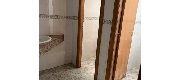 200m² Commercial property in Valencia, Spain No. 172283 22