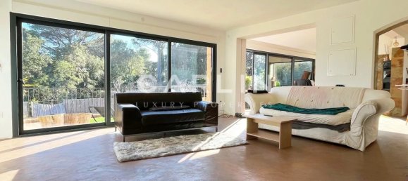 5 bedrooms Villa in Grimaud, France No. 344190 5