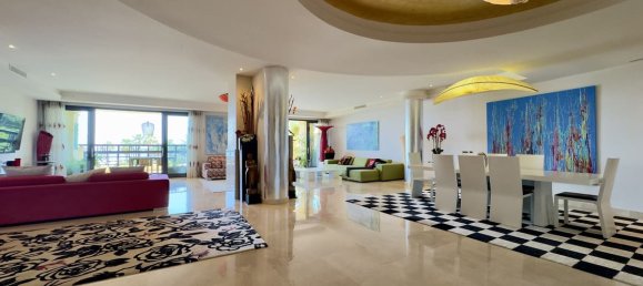 3 bedrooms Apartment in Marbella, Spain No. 21688 2