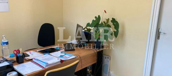 Коммерческая недвижимость 120м² в Sille-le-Guillaume, Франция № 303003 5