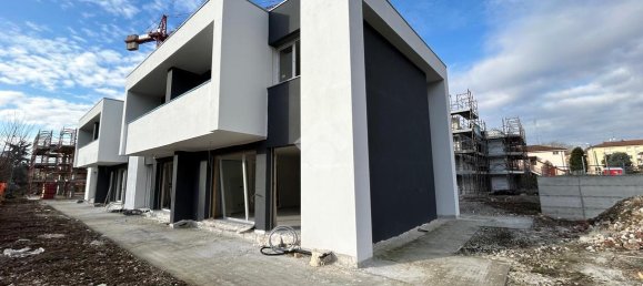 4 rooms Villa in Carpi, Italy No. 8322 2