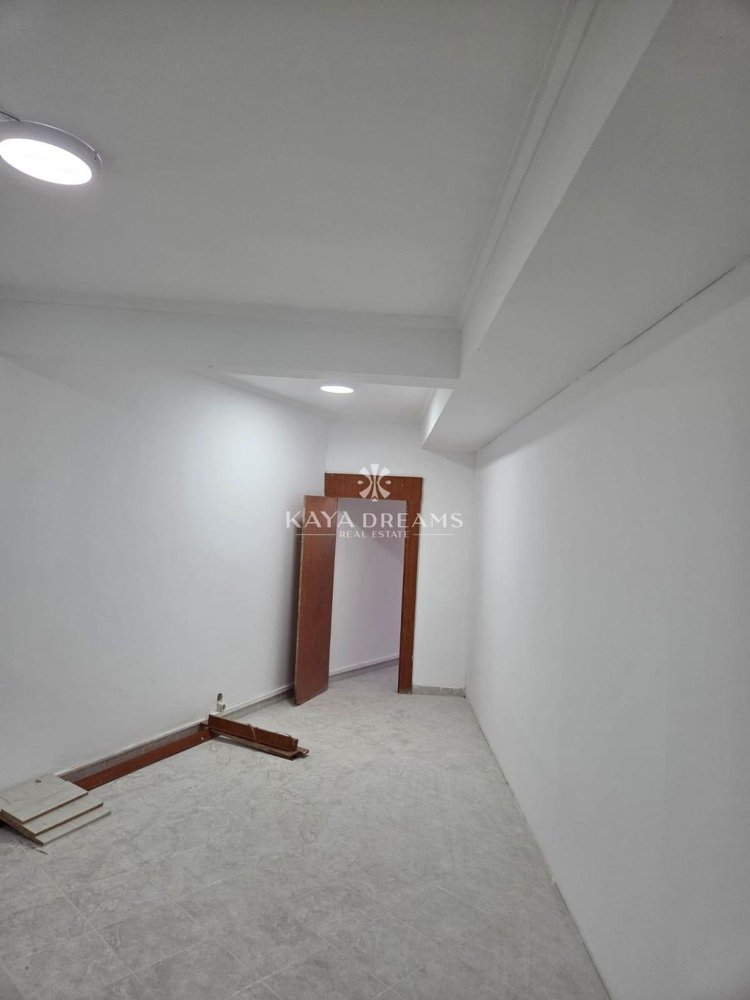 89m² Warehouse in Odivelas, Portugal No. 261362