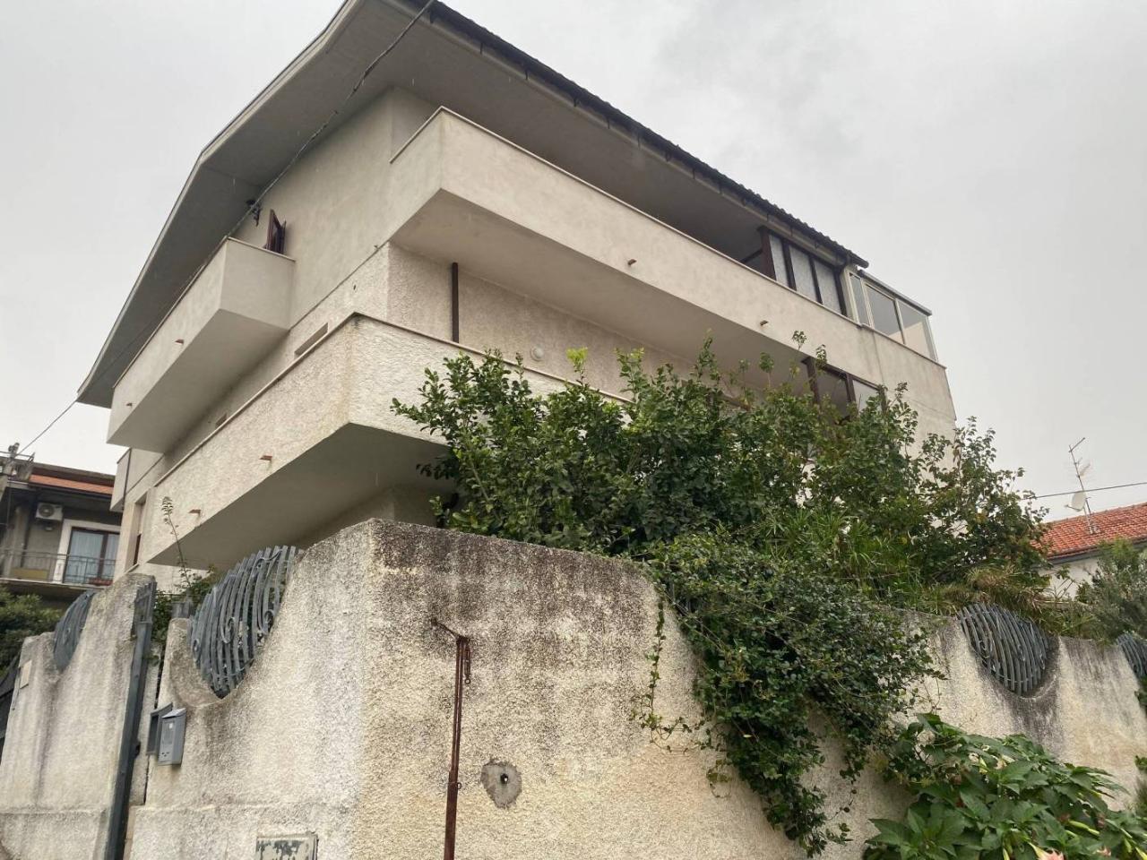 4 rooms Apartment in Pescara, Italy No. 26784