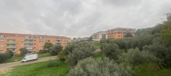4 rooms Apartment in Pescara, Italy No. 26784 12
