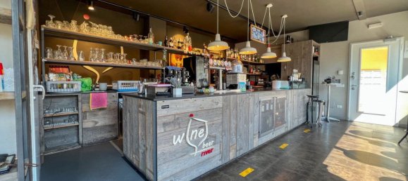 110m² Commercial property in Piove di Sacco, Italy No. 346346 3