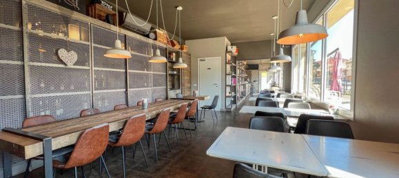 110m² Commercial property in Piove di Sacco, Italy No. 346346 11