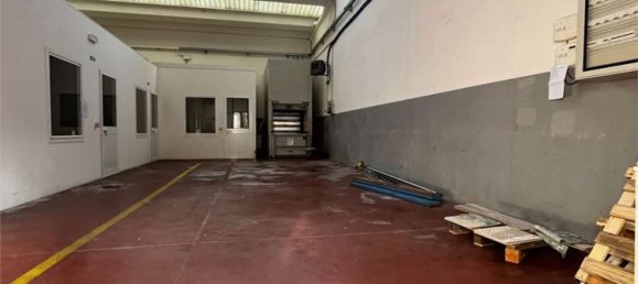 Lagerhaus in Modena, Italy 170m², Nr. 372201 14