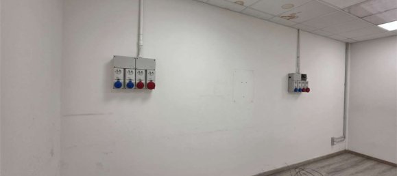 Lagerhaus in Modena, Italy 170m², Nr. 372201 30