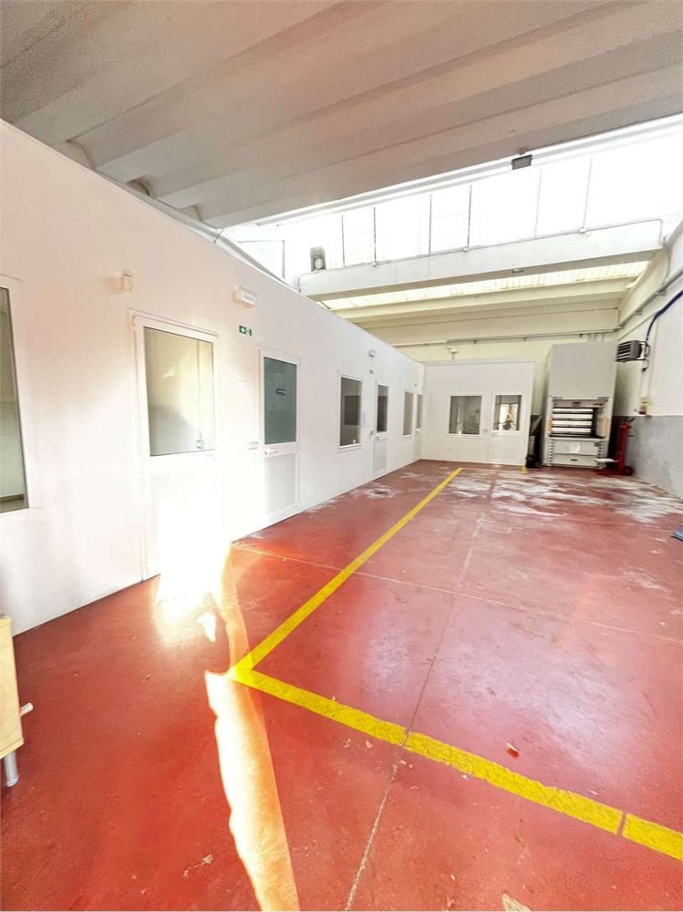 Lagerhaus in Modena, Italy 170m², Nr. 372201