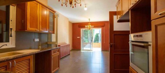 4 bedrooms House in Limassol, Cyprus No. 16761 3