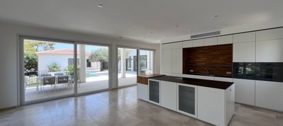 4 bedrooms Villa in Sol De Mallorca, Spain No. 14721 3