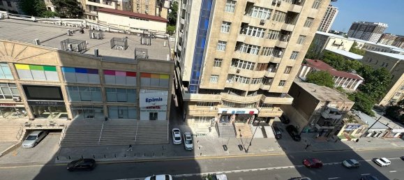 Apartamento de 3 dormitorios en Nasimi, Azerbaijan No. 1347 23
