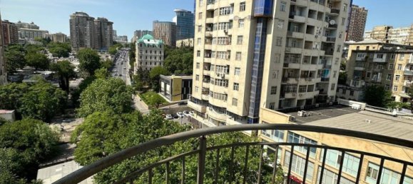 Apartamento de 3 dormitorios en Nasimi, Azerbaijan No. 1347 2