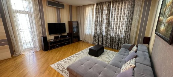 Apartamento de 3 dormitorios en Nasimi, Azerbaijan No. 1347 25
