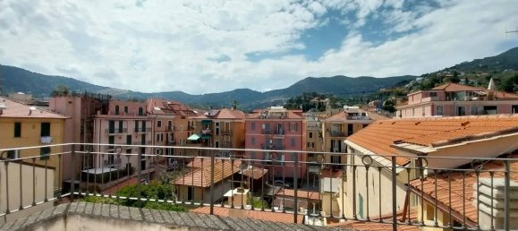 Apartamento de 4 dormitorios en Alassio, Italy No. 136655 33