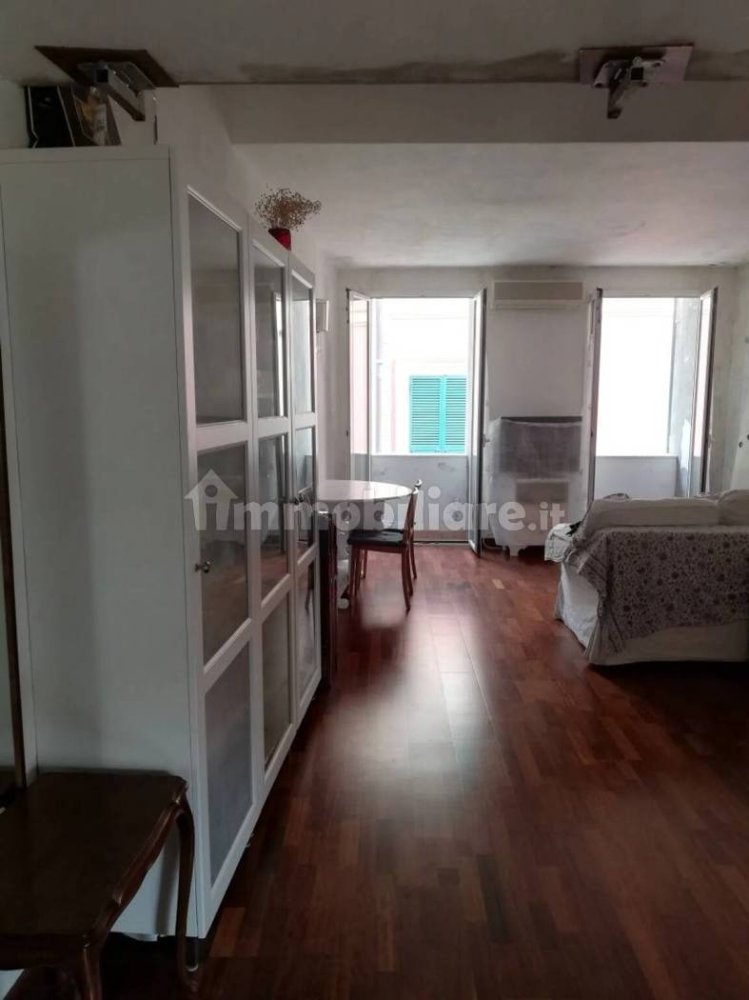 Apartamento de 4 dormitorios en Alassio, Italy No. 136655