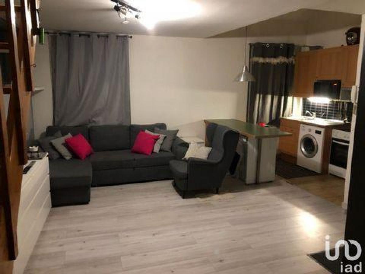 Estudio en el condominio en Longjumeau, France No. 35957