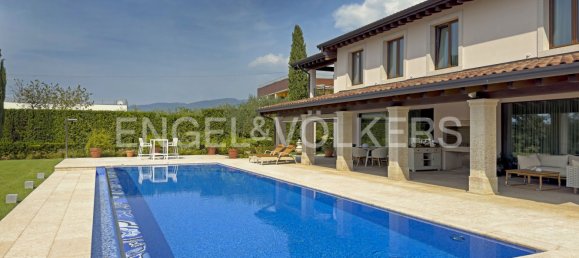4 bedrooms Villa in Bardolino, Italy No. 102159 2