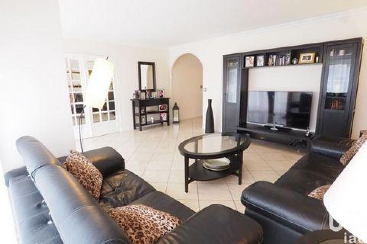 شقة 4 غرف نوم  في Sarcelles, France رقم 30496