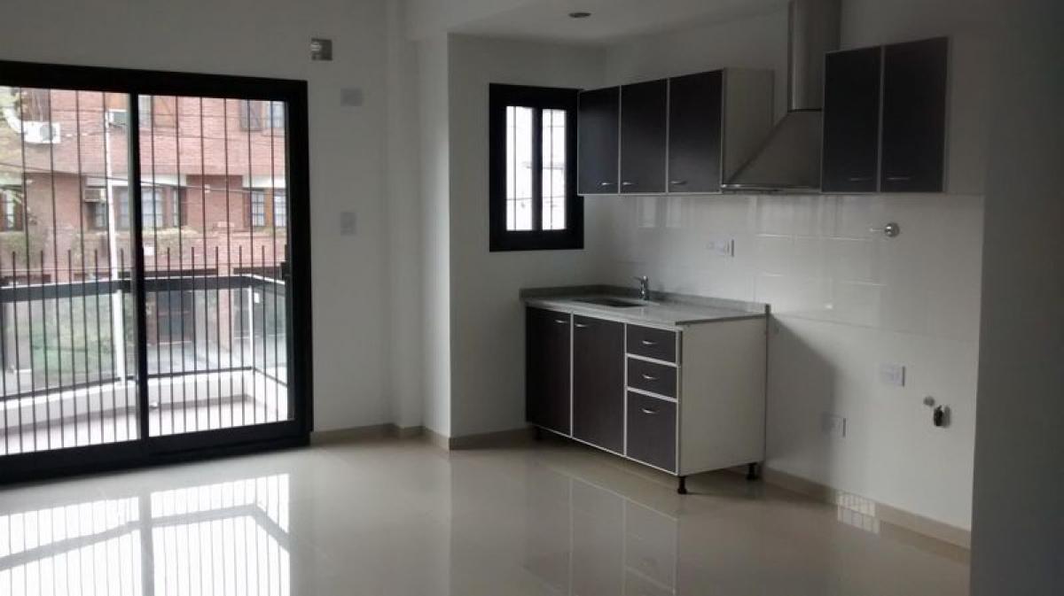 Studio in Avellaneda, Argentina No. 16702