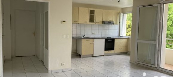3 rooms Apartment in Neuilly-sur-Marne, France No. 314357 6