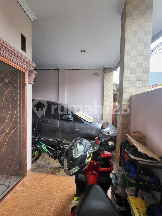 4 bedrooms House in Cipondoh, Indonesia No. 2446