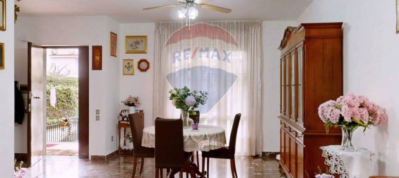 3 bedrooms House in Caserta, Italy No. 7596 7