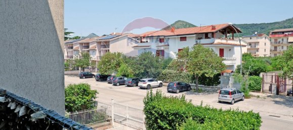 3 bedrooms House in Caserta, Italy No. 7596 24