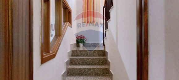 3 bedrooms House in Caserta, Italy No. 7596 12