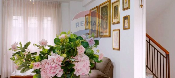 3 bedrooms House in Caserta, Italy No. 7596 3