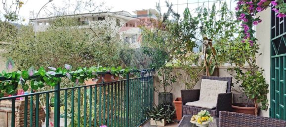 3 bedrooms House in Caserta, Italy No. 7596 2